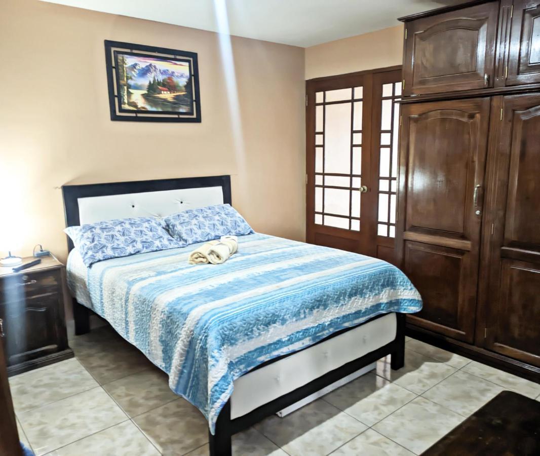 לינה וארוחת בוקר Residencial Moroni - Alojamiento En קוצ'במבה מראה חיצוני תמונה